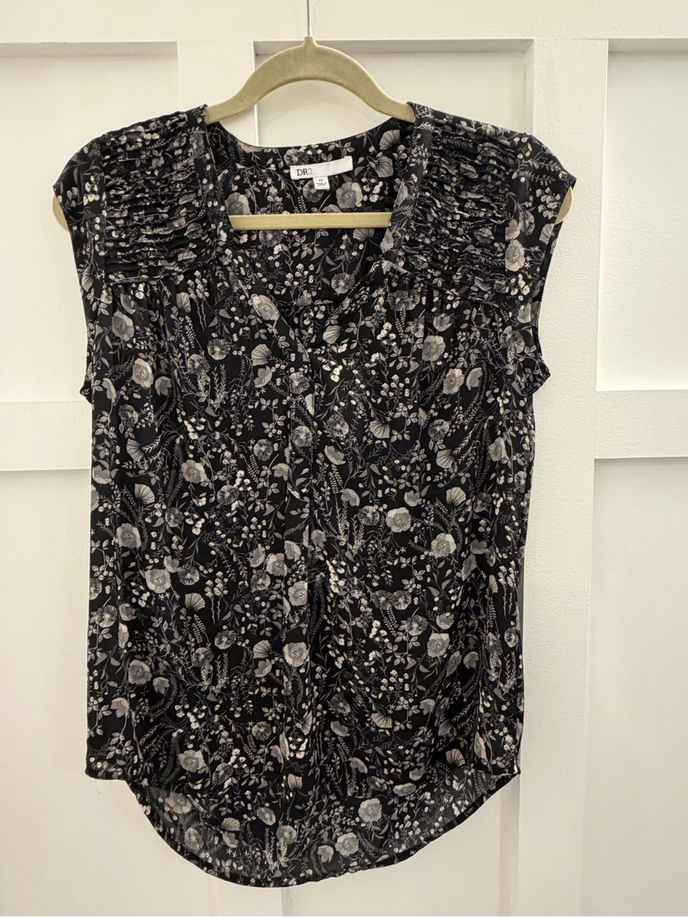 DR2 Black Floral Pleated Shoulder Cap Sleeve Top